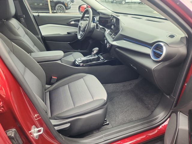 Used 2025 Chevrolet Trax For Sale in Grove City, OH