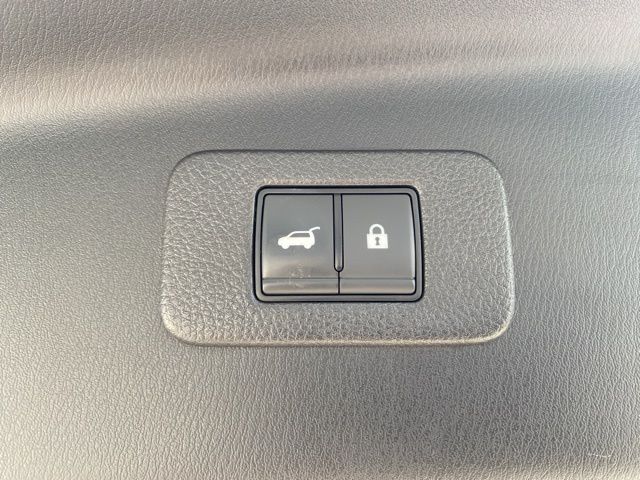 2023 Nissan Armada SL photo