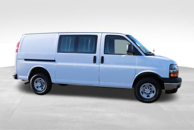 2024 Chevrolet Express 2500 Work Van 9