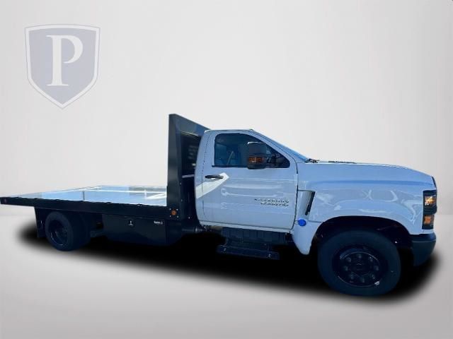 2023 Chevrolet Silverado 5500HD Work Truck 8