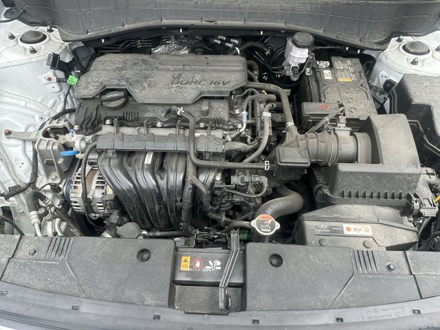 Certified Used 2025 White Hyundai SEL image 19