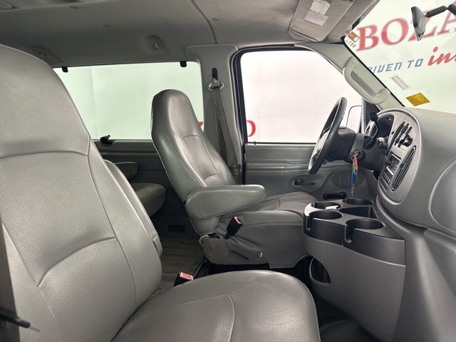 2008 Dark Blue Pearl Ford E-150 XLT RWD