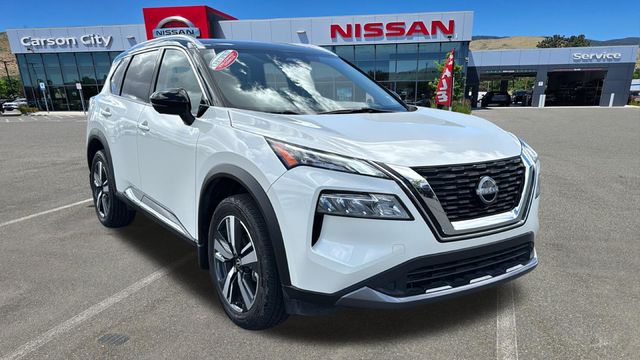 Pearl White Tricoat/Super Black 2023 Nissan Rogue SL AWD SUV / Crossover All-Wheel Drive Continuously Variable Transmission