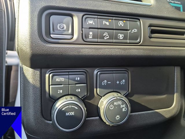 Used 2022 White Chevrolet Z71 image 17