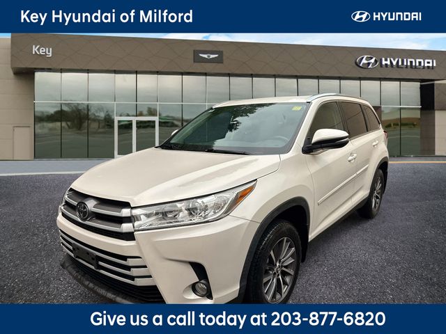 White (Blizzard Pearl) 2019 Toyota Highlander SUV / Crossover All-Wheel Drive 8-Speed Automatic