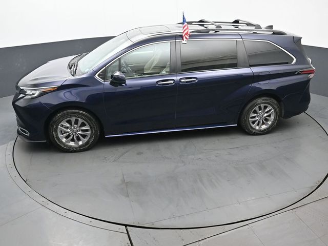 2022 Toyota Sienna XLE 47