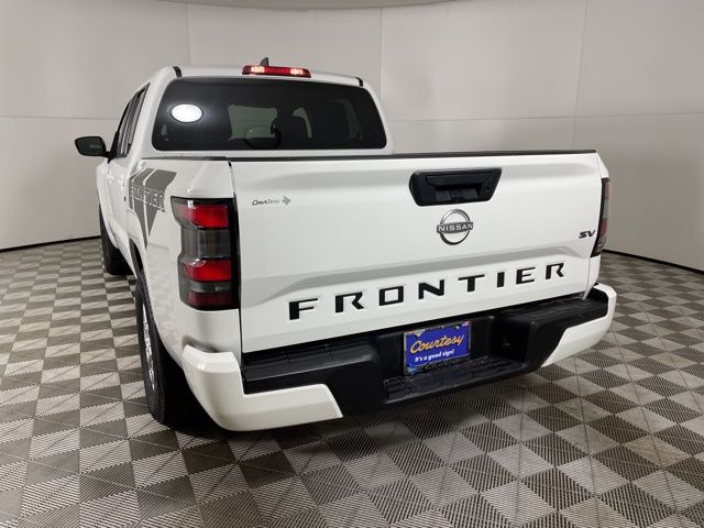 2022 Nissan Frontier SV 8