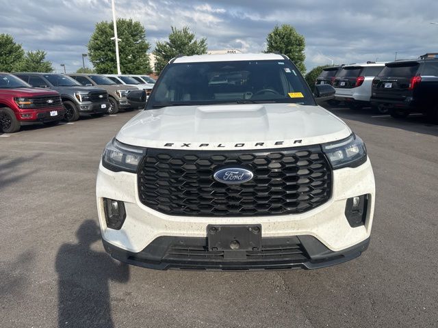 Used 2025 White Ford ST-Line image 2