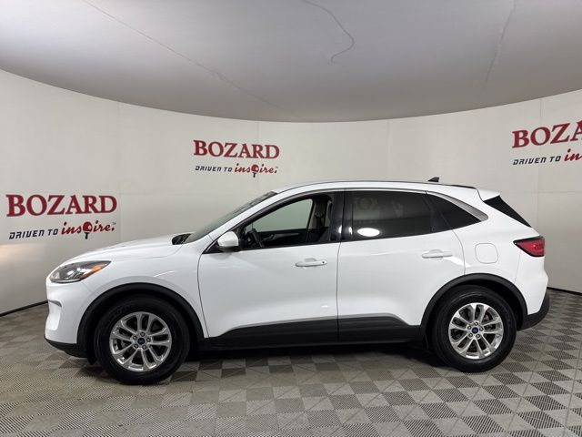 2020 Oxford White Ford Escape SE FWD SUV