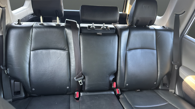 Used 2013 Classic Silver Metallic Toyota SR5 image 24