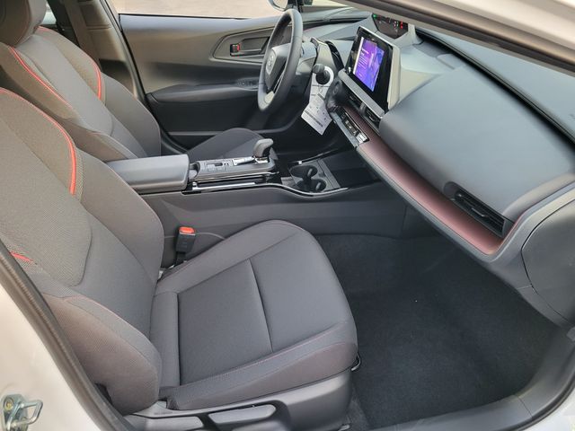 2026 Toyota Prius Plug-in Hybrid SE - Photo 15