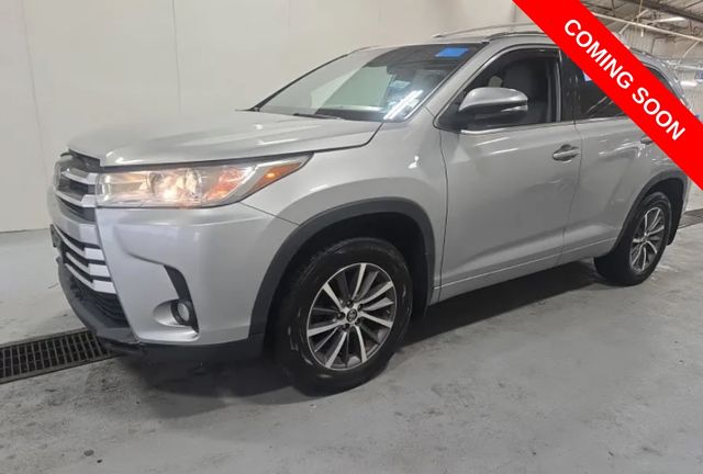 Celestial Silver Metallic 2018 Toyota Highlander XLE AWD SUV / Crossover All-Wheel Drive 8-Speed Automatic
