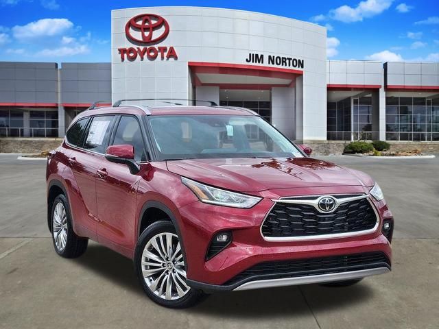 Pearl 2026 Toyota Highlander Platinum AWD SUV / Crossover All-Wheel Drive 8-Speed Automatic