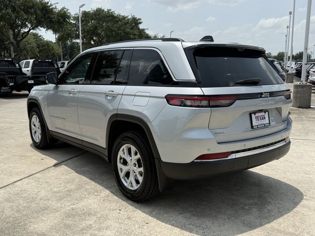 2023 Jeep Grand Cherokee Limited Silver at River Oaks CDJR