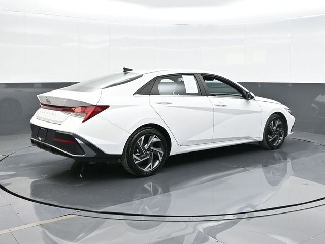 2024 Hyundai Elantra SEL 9