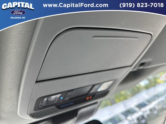 Used 2025 Oxford White Ford XLT image 32