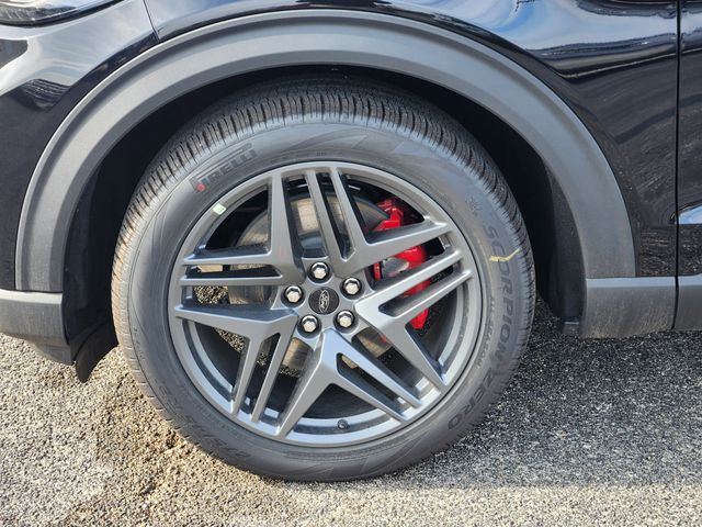 2026 Ford Explorer ST photo 4