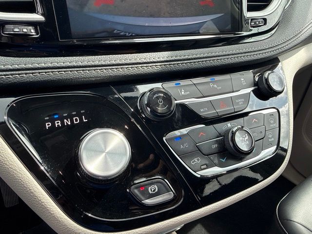 2024 Chrysler Pacifica - $25,388