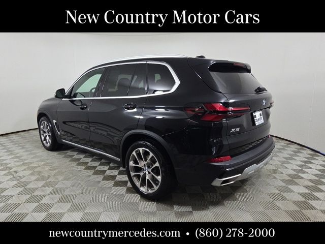 Used 2024 Black BMW xDrive40i image 5