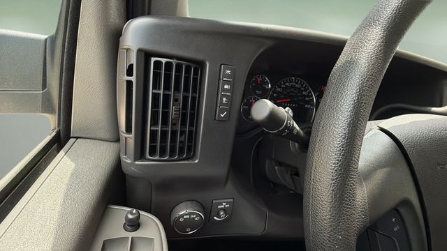 Used 2025 White Chevrolet Work Van image 22