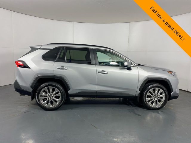 2021 Toyota RAV4 XLE Premium 33