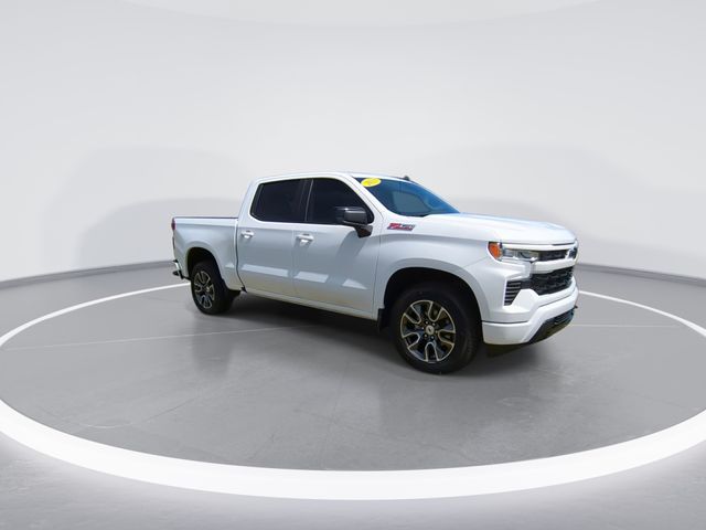 Used 2023 White Chevrolet RST image 2