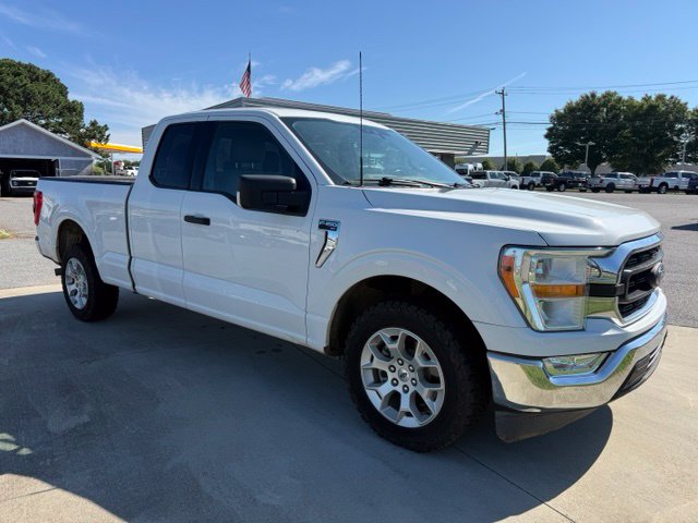 Used 2021 White Ford XLT image 3