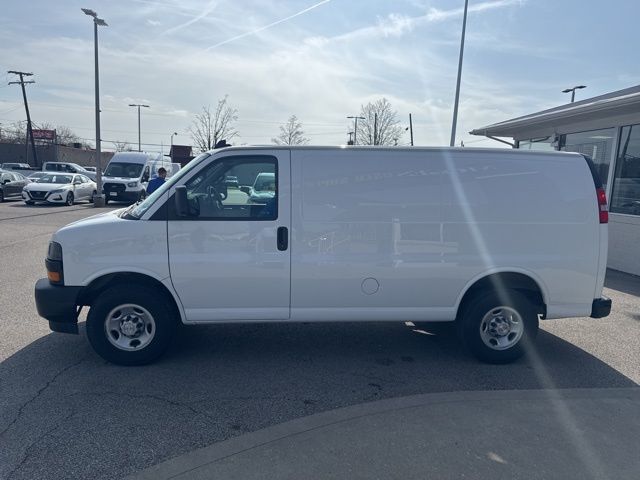 2022 Chevrolet Express 3500 Work Van photo