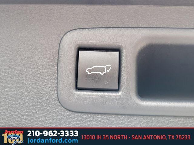 Used Car 2023 Toyota Highlander Hybrid  Xle For Sale Under $40,000 In San Antonio, Texas