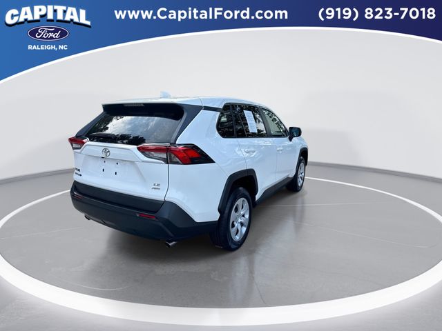 Used 2025 Ice Toyota LE image 8