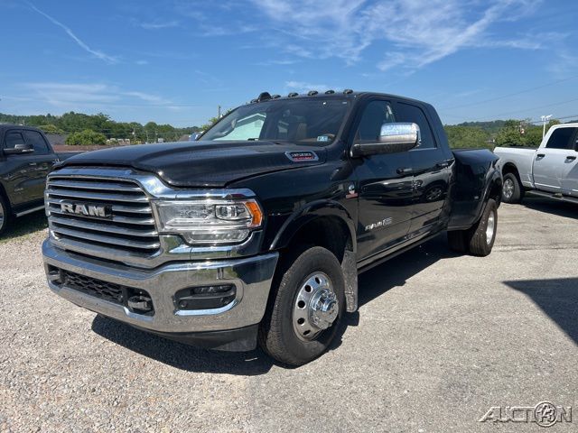 Diamond Black Crystal Pearlcoat 2021 RAM 3500 Limited Longhorn Mega Cab DRW 4WD Pickup Truck Four-Wheel Drive 6-Speed Automatic