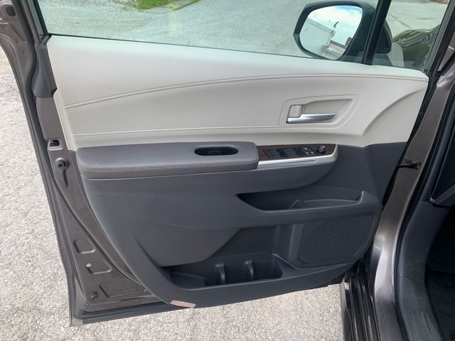 Used 2024 Toyota Sienna Van