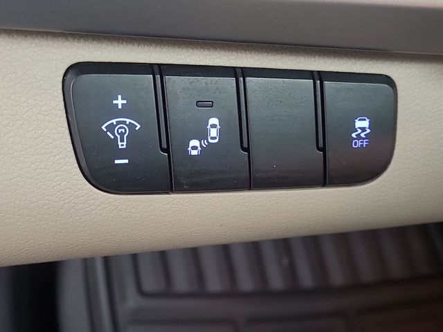 2018 – Hyundai – Elantra