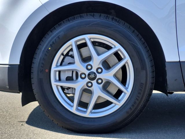 Used 2024 White Ford SEL image 17