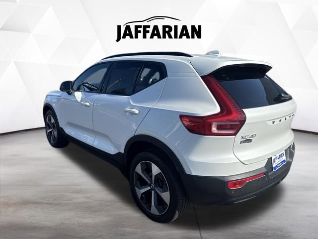 Used 2024 Volvo XC40 SUV