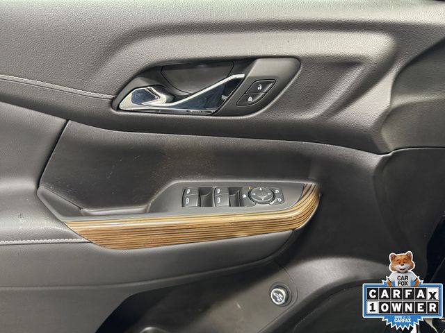 2023 GMC Acadia SLE photo