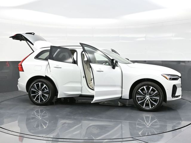 2025 Volvo XC60  photo