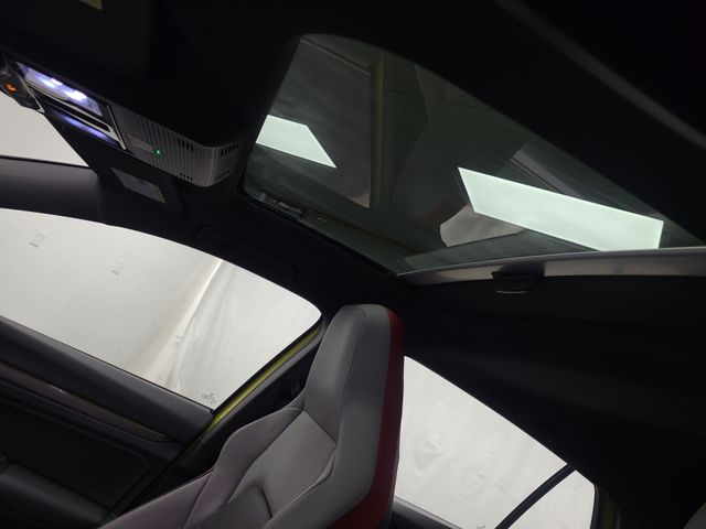 2022 – Volkswagen – Golf GTI