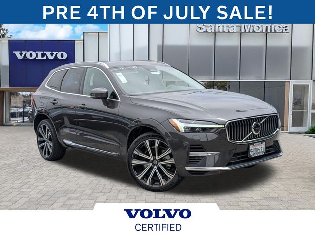  2023 Volvo XC60 Recharge T8 Ultimate Bright Theme eAWD   