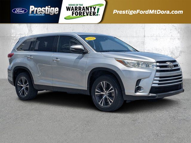 Celestial Silver Metallic 2019 Toyota Highlander SUV / Crossover Front-Wheel Drive 6-Speed Automatic