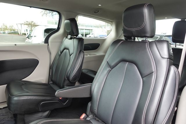 used 2024 Chrysler Pacifica car, priced at $25,889