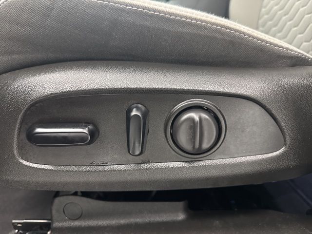 used 2021 Chevrolet Equinox car, priced at $18,988