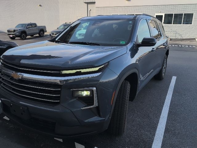 2025 Chevrolet Traverse LT FWD