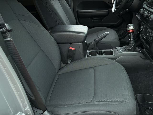 Used 2020 Gray Jeep Sport image 34