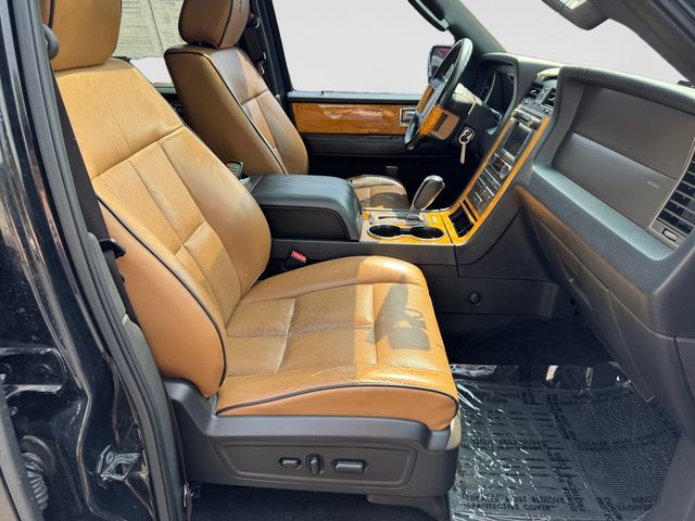 2011 Lincoln Navigator Base - Tuxedo Black Metallic exterior view 16