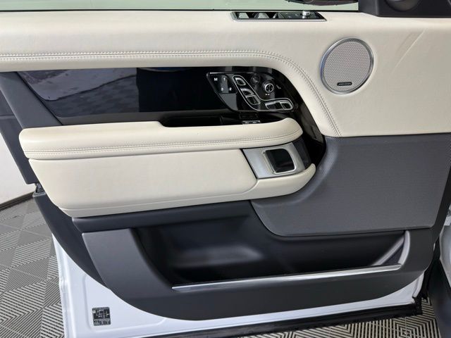 2022 Land Rover Range Rover Autobiography 11