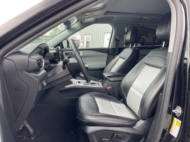 2023 Ford Explorer XLT - Agate Black Metallic exterior view 10