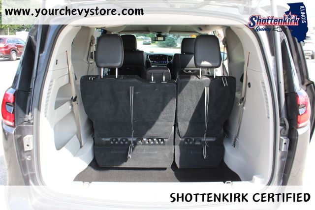 Used 2022 Chrysler Pacifica Van