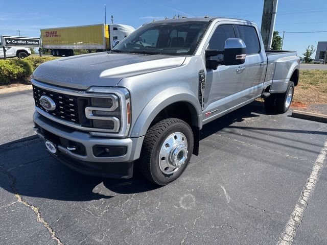 Iconic Silver Metallic 2024 Ford F-450 Super Duty Platinum Crew Cab LB DRW 4WD Pickup Truck Four-Wheel Drive Automatic