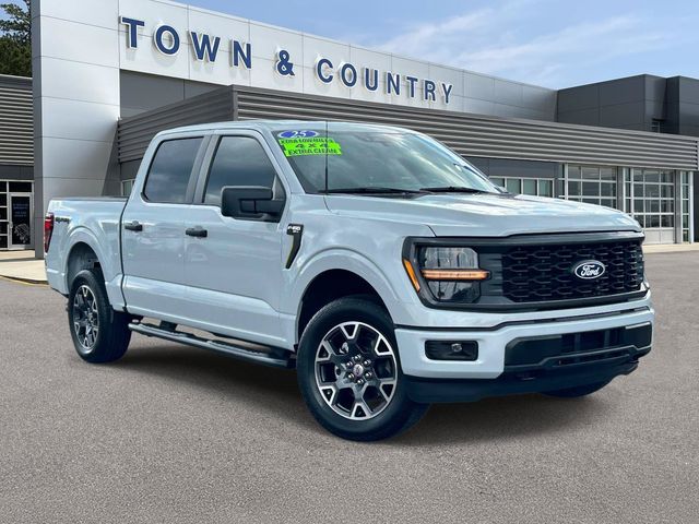 Space White Metallic 2025 Ford F-150 Pickup Truck Four-Wheel Drive Automatic